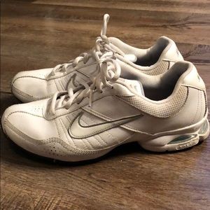 WHITE NIKE TENNIS SHOES. Size 8